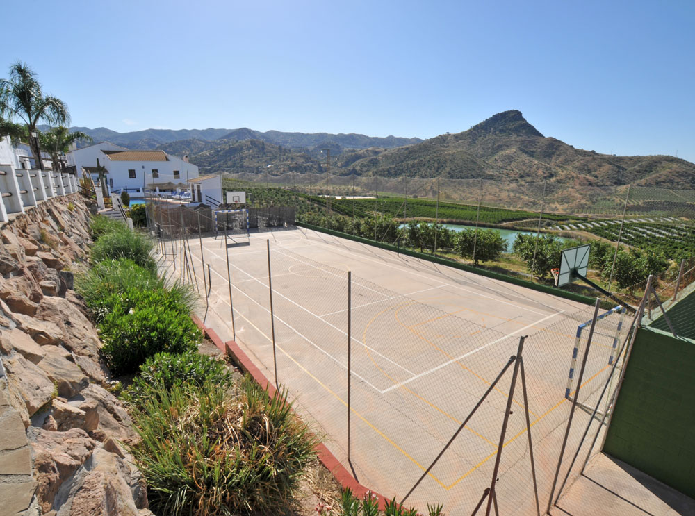Casas Rurales con cancha de baloncesto en Málaga